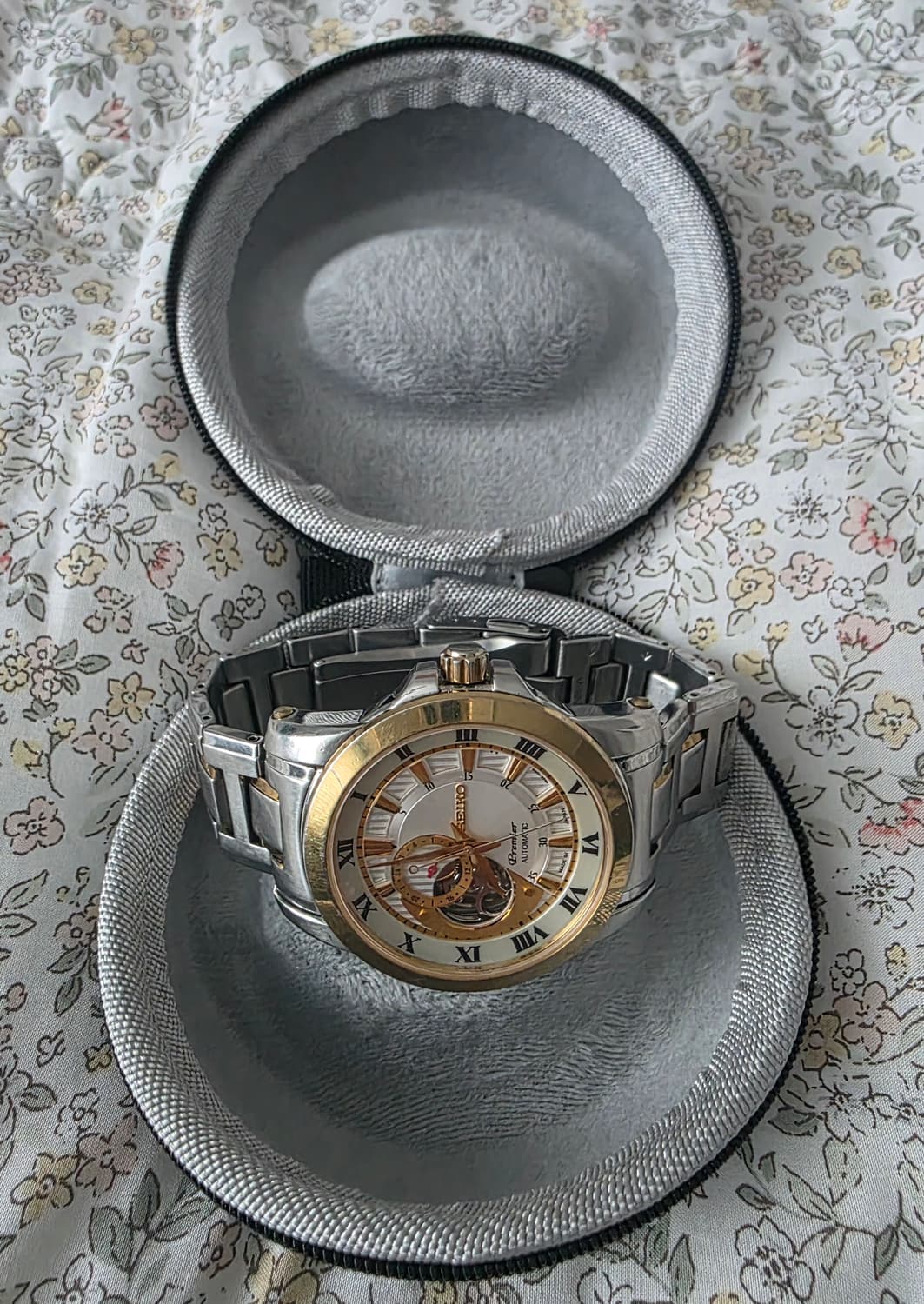 세이코 프리미어 SSA216J1 오픈 하트 오토메틱 시계 상품이미지3