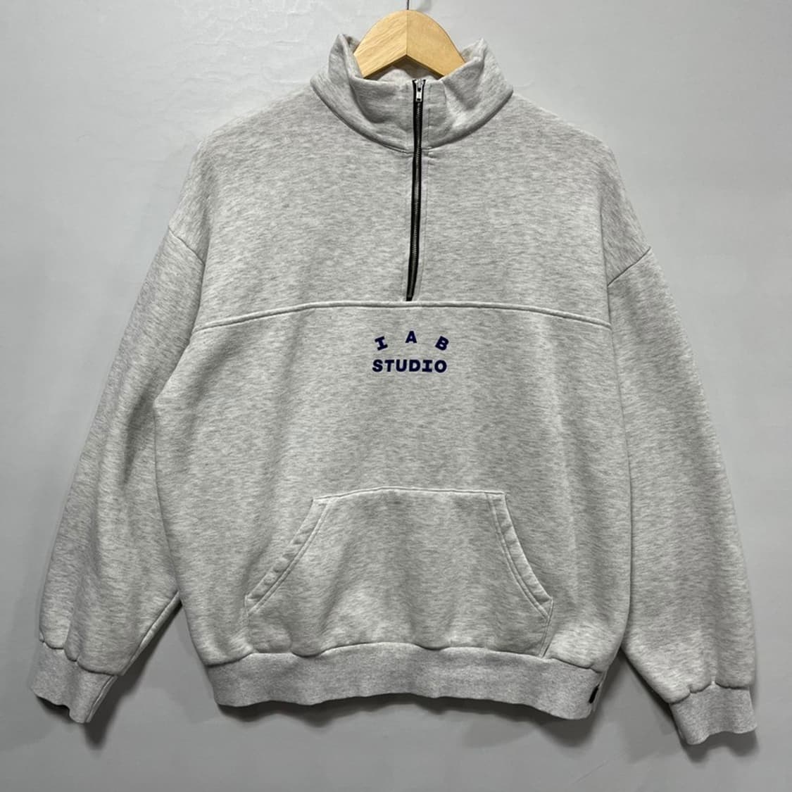 아이앱 스튜디오 하프집업 M 상품이미지1