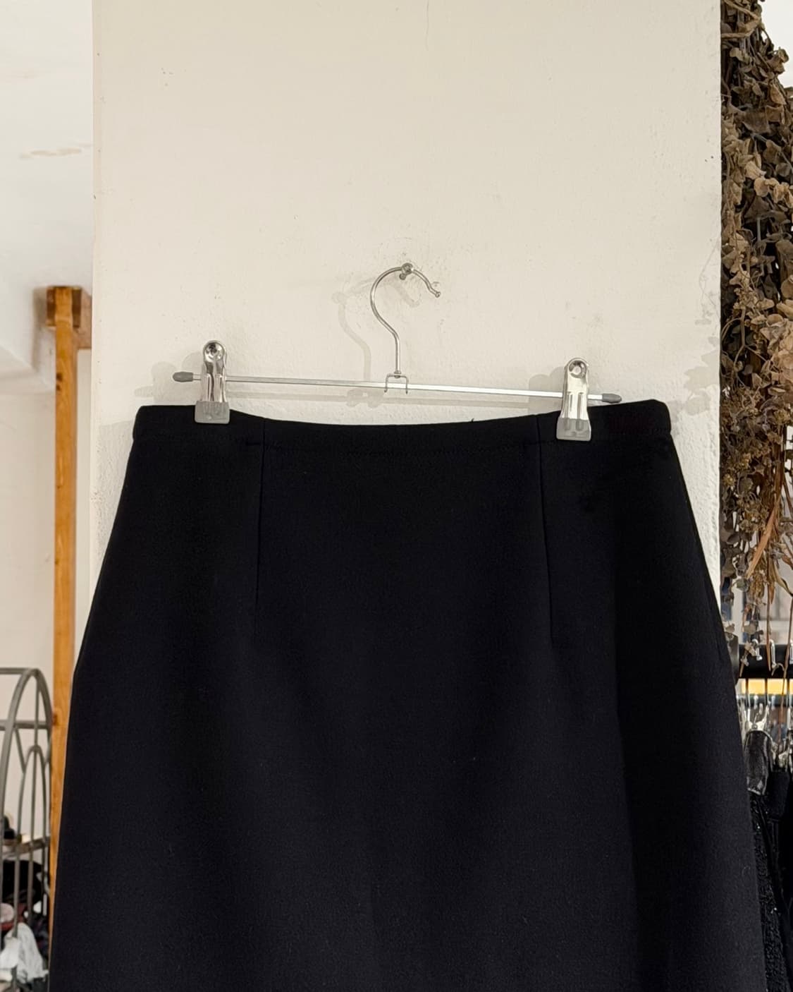 막스마라 블랙 울 스웨이드 프렌지 랩 미디 스커트  상품이미지5