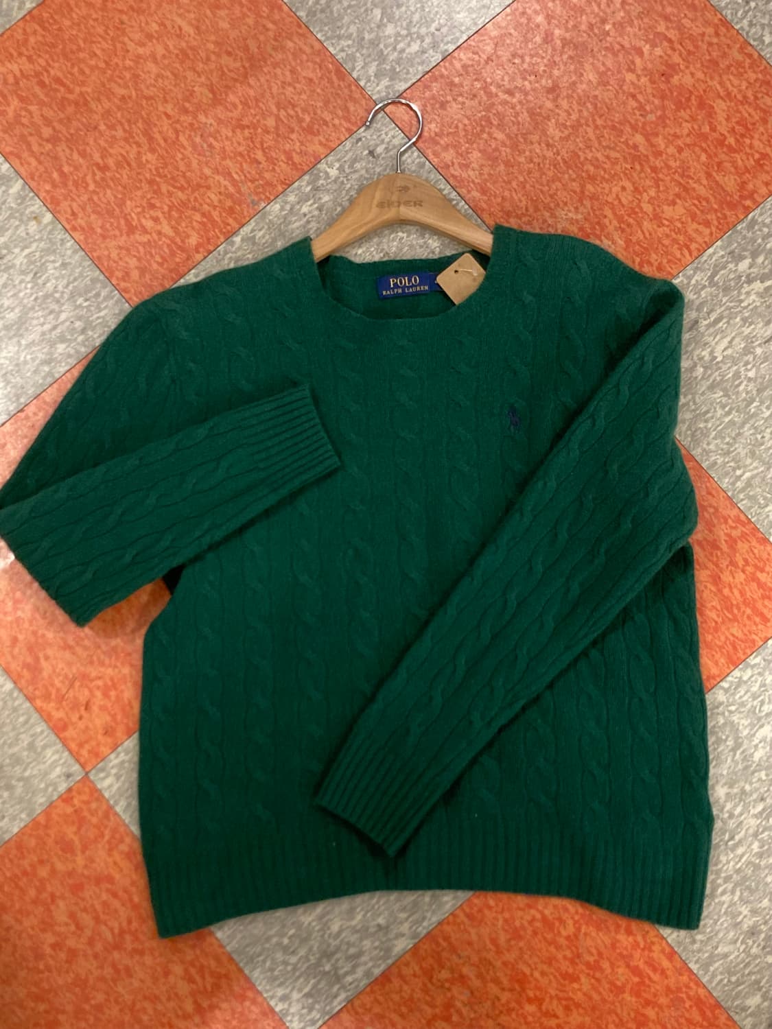 폴로니트 상품이미지1