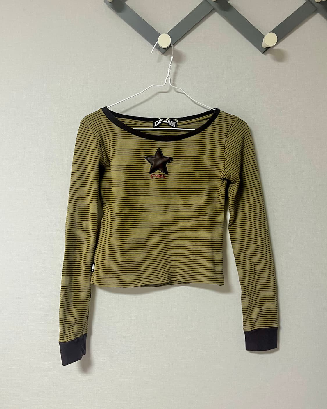 크랭크 스트라이프 보트넥 탑_카키 상품이미지3