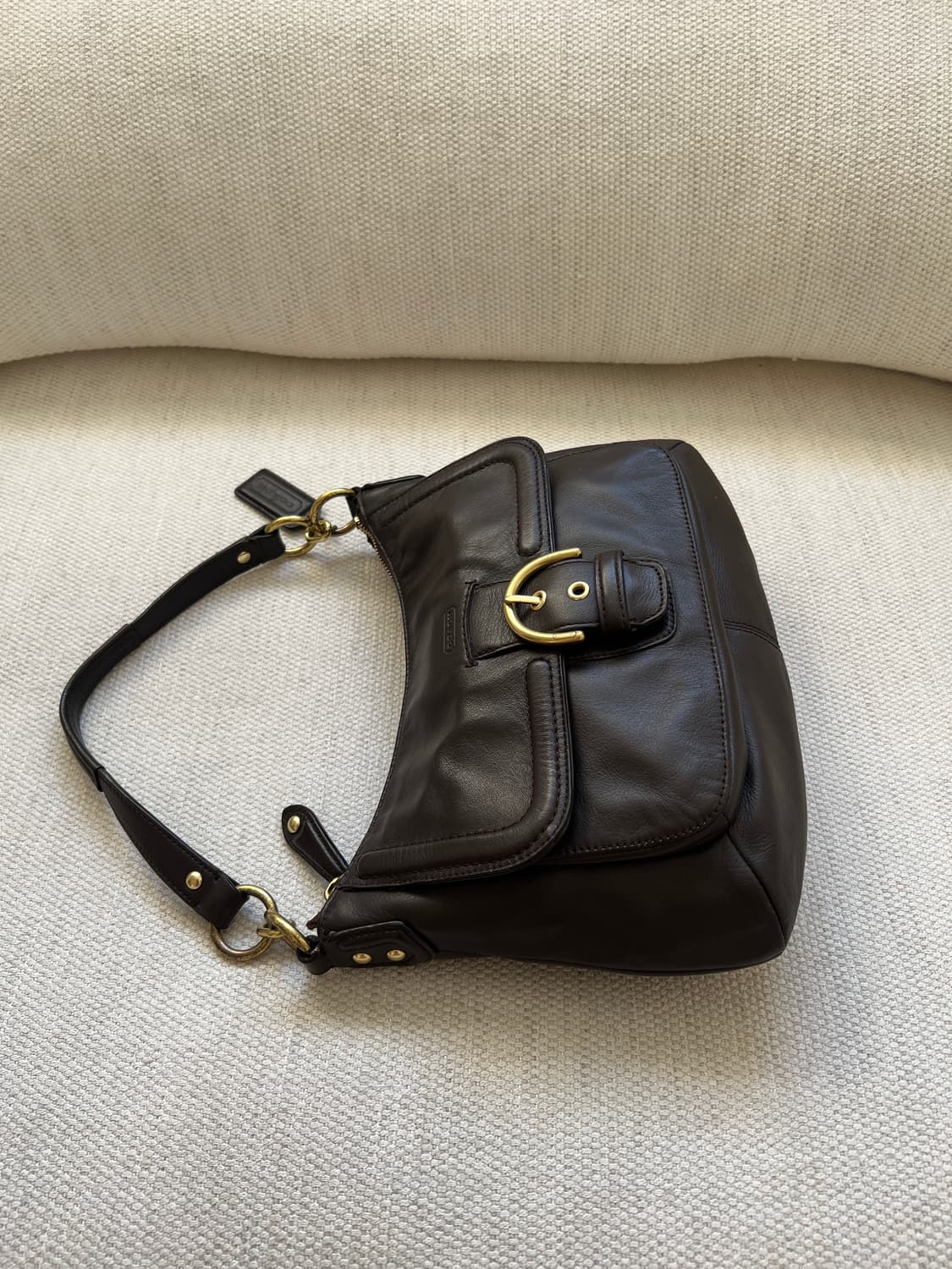 코치 브라운 레더 숄더백 상품이미지3