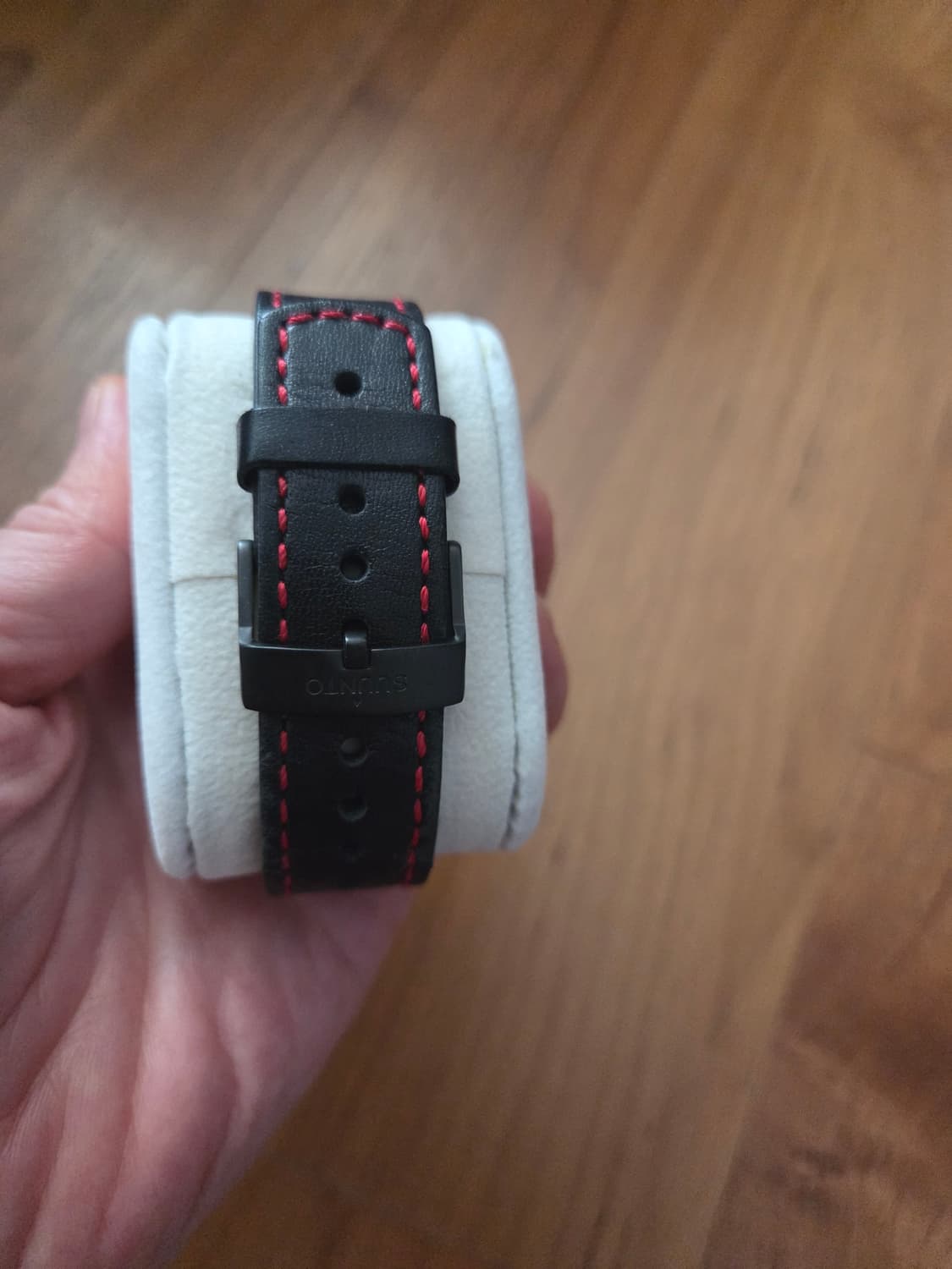 순토 엘레멘텀 블랙 레더 상품이미지2