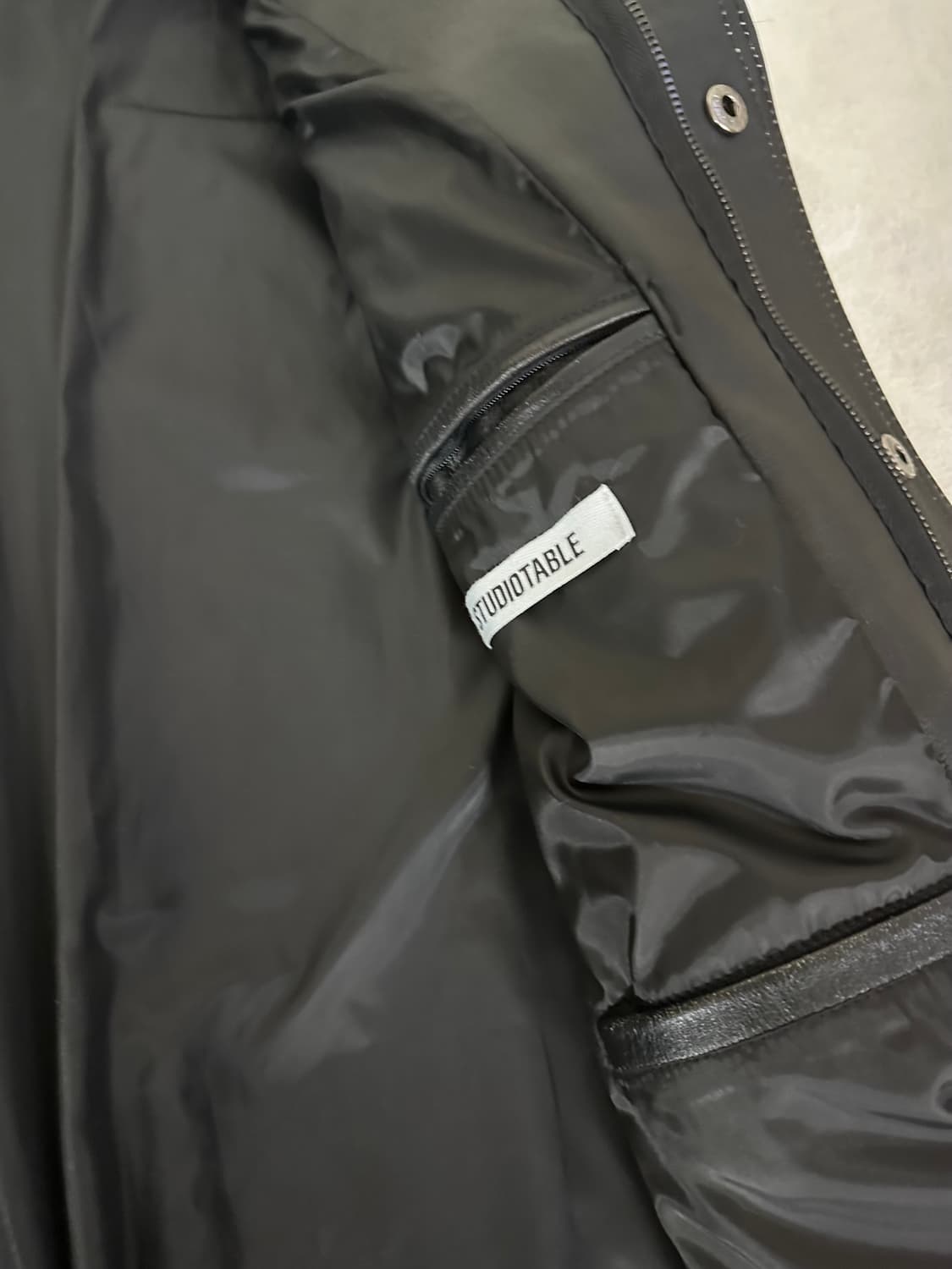 스튜디오테이블 소가죽 코트 상품이미지7