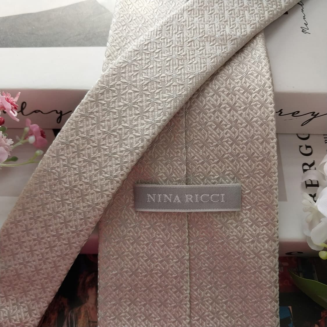 니나리치 넥타이 아이보리 9CM A+등급  K2126
 상품이미지7