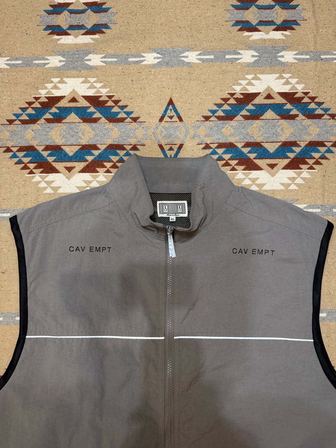 [XL] 카브엠트 나일론 집 베스트 그레이 -23SS 상품이미지2