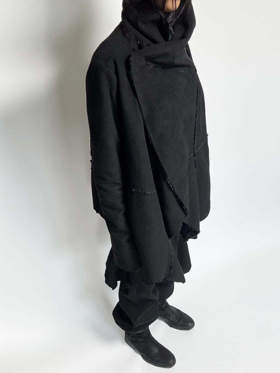 Devo 데보 블랙 드레이프 에코 무스탕 상품이미지2