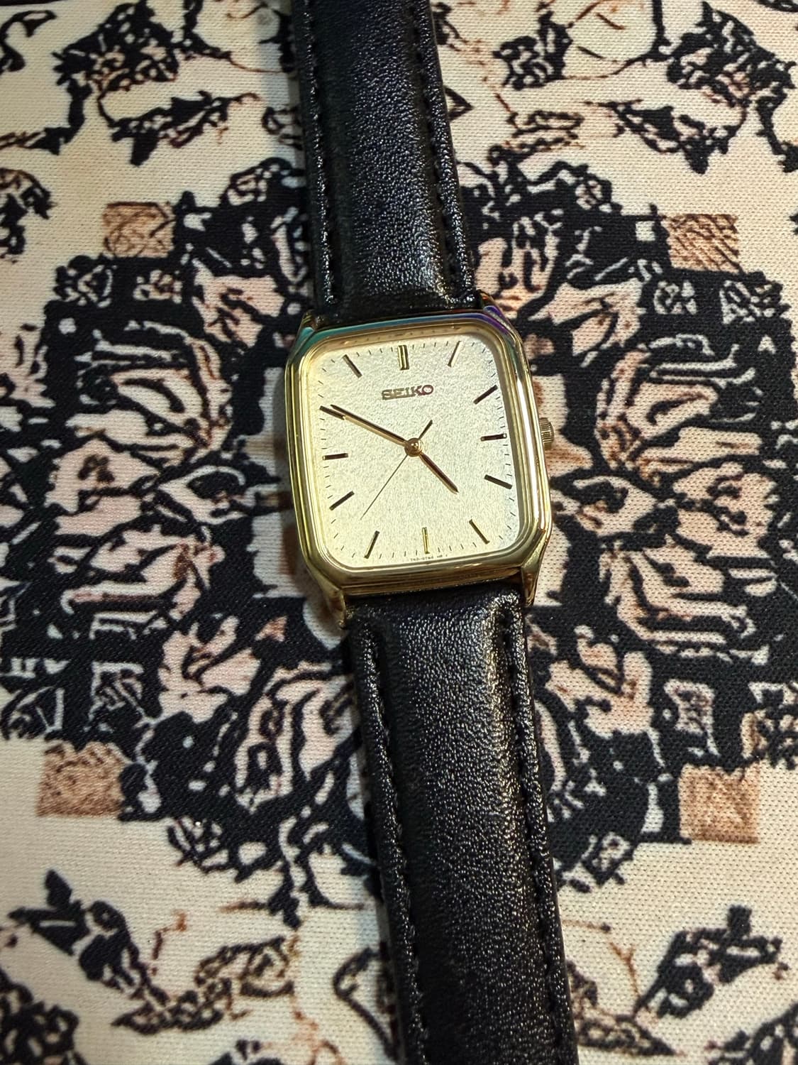 SEIKO 빈티지 쿼츠 시계 상품이미지1
