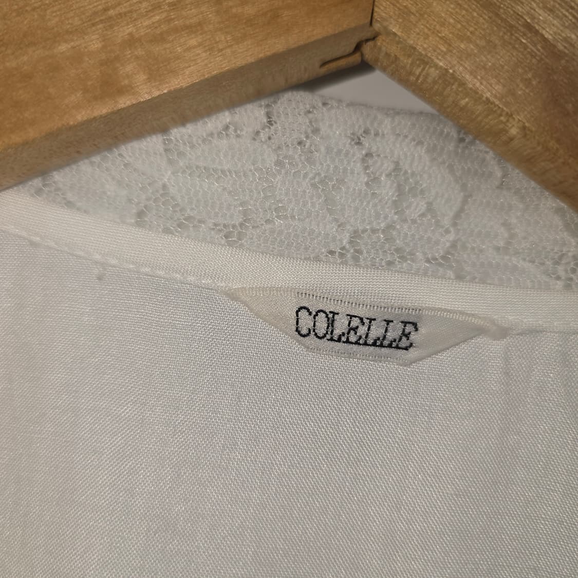 COLELLE 화이트 레이스 칼라 반팔 블라우스 상품이미지3