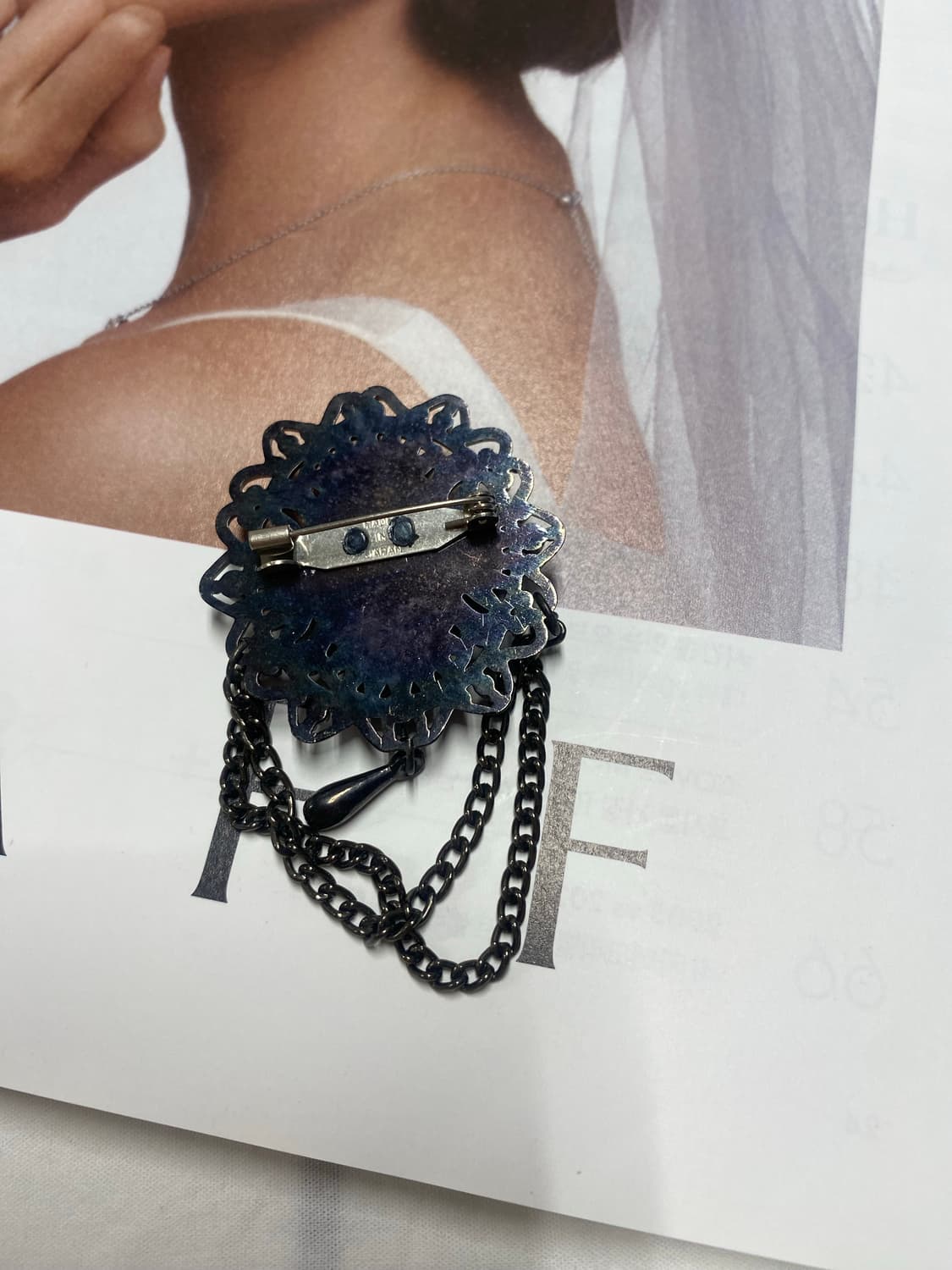 고딕무드 블랙 브로치 상품이미지4