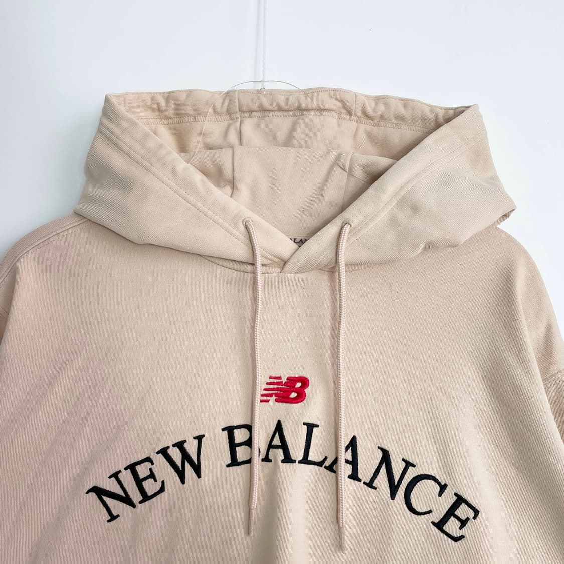 B1 뉴발란스 레터링 후드티 베이지 S사이즈 상품이미지2