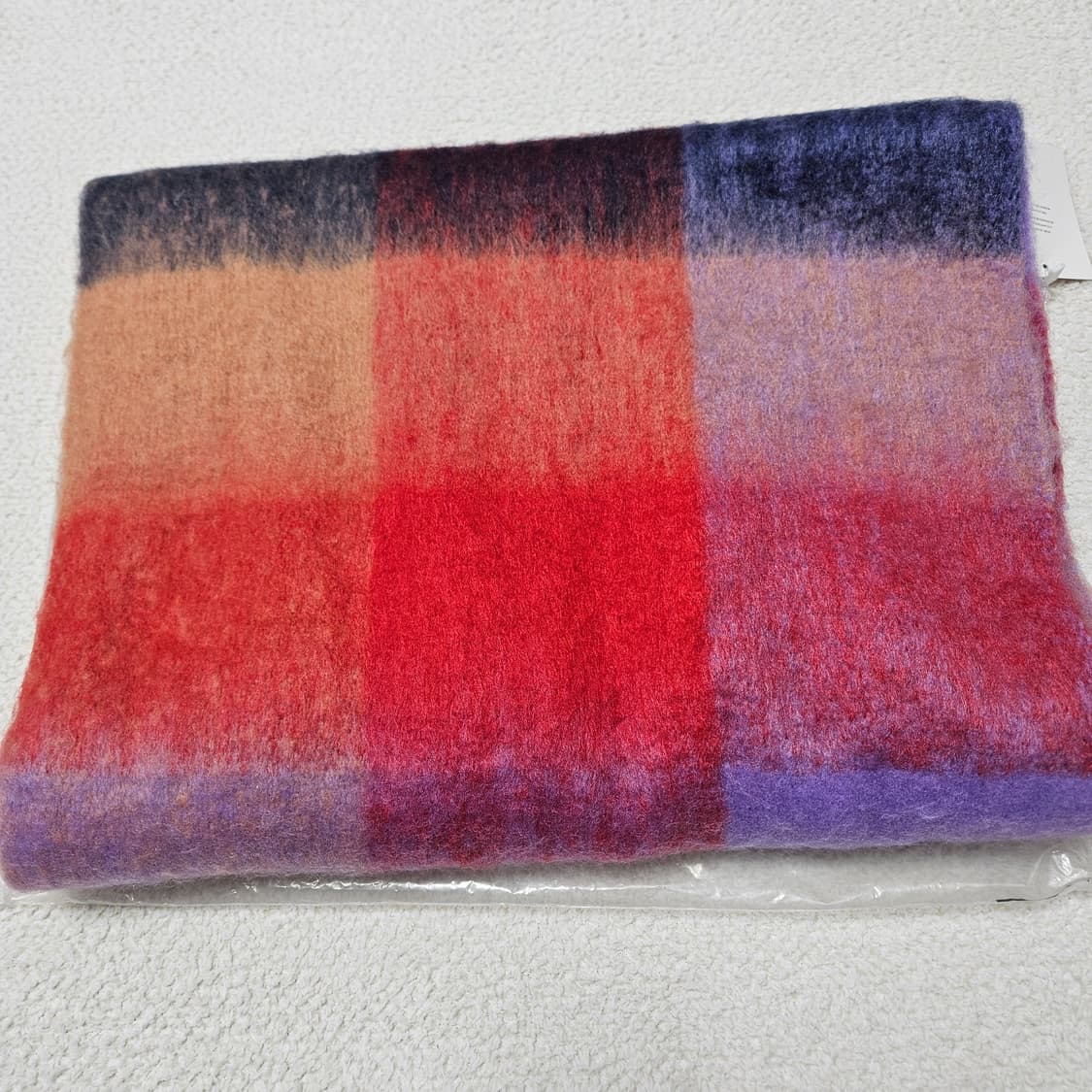 아크네 모헤어 체크 머플러 상품이미지6