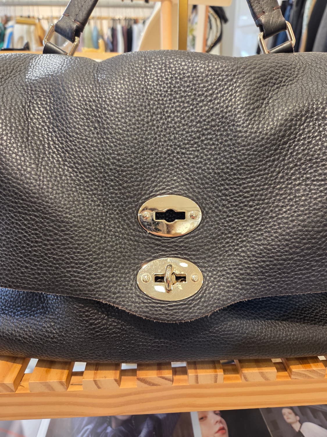 자넬라토 포스티나 스터드 가죽 숄더백 상품이미지2