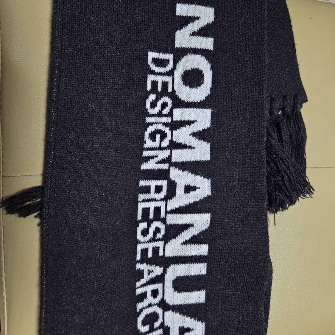 노메뉴얼 JACQUARD 머플러 블랙 상품이미지3