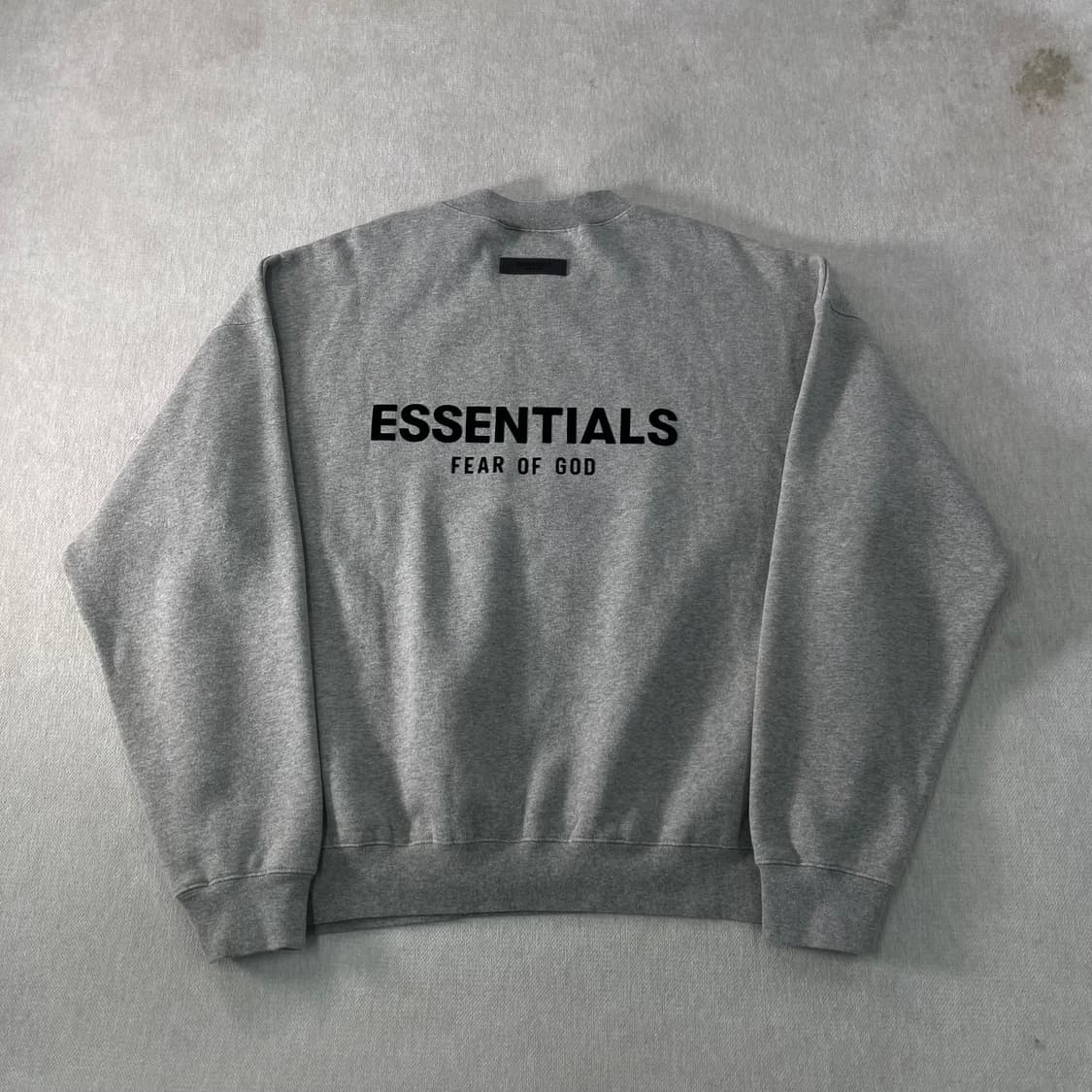 105 피오갓 에센셜 백로고 맨투맨 상품이미지1