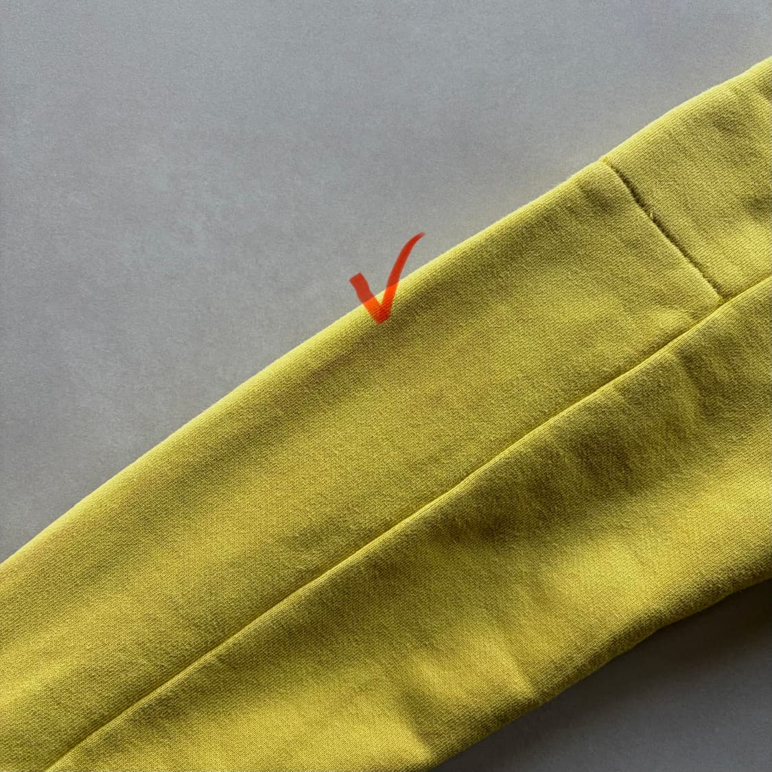 [L]씨피컴퍼니 C.P.Company 렌즈 포켓 맨투맨 상품이미지10