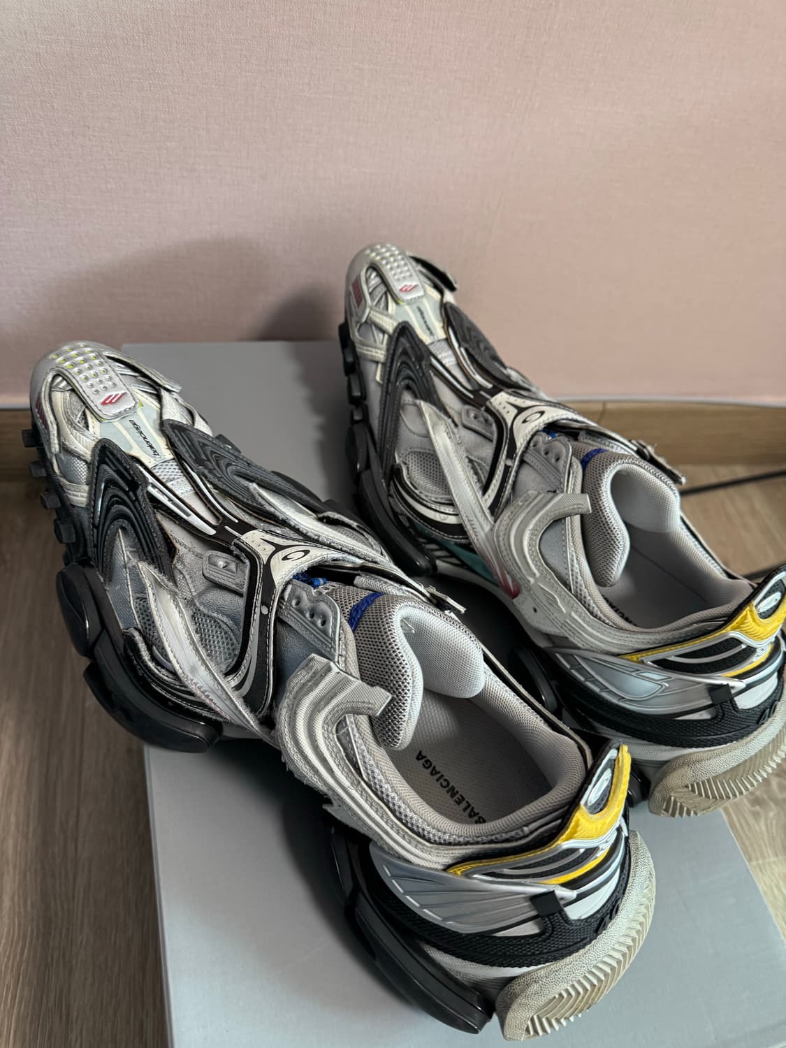 발렌시아가 렙타일 스니커즈 멀티컬러 상품이미지3