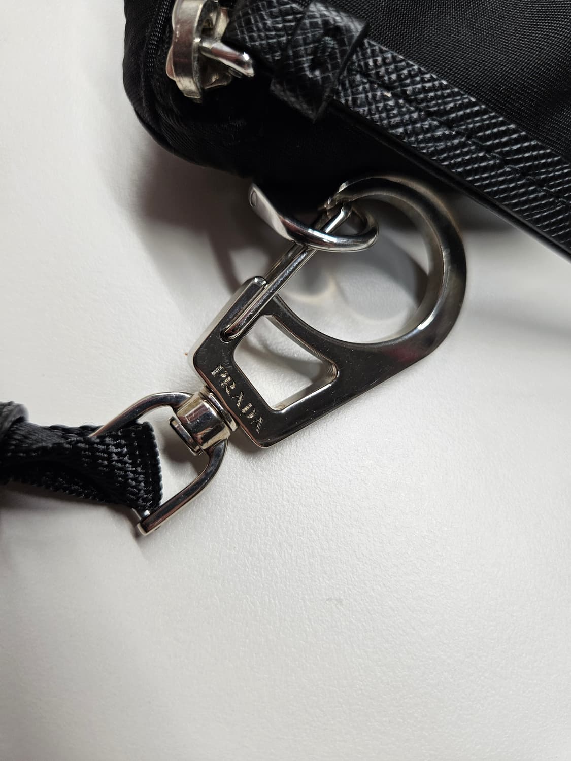 [정품, S+]프라다 나일론 스트랩 미니 파우치 블랙 상품이미지6