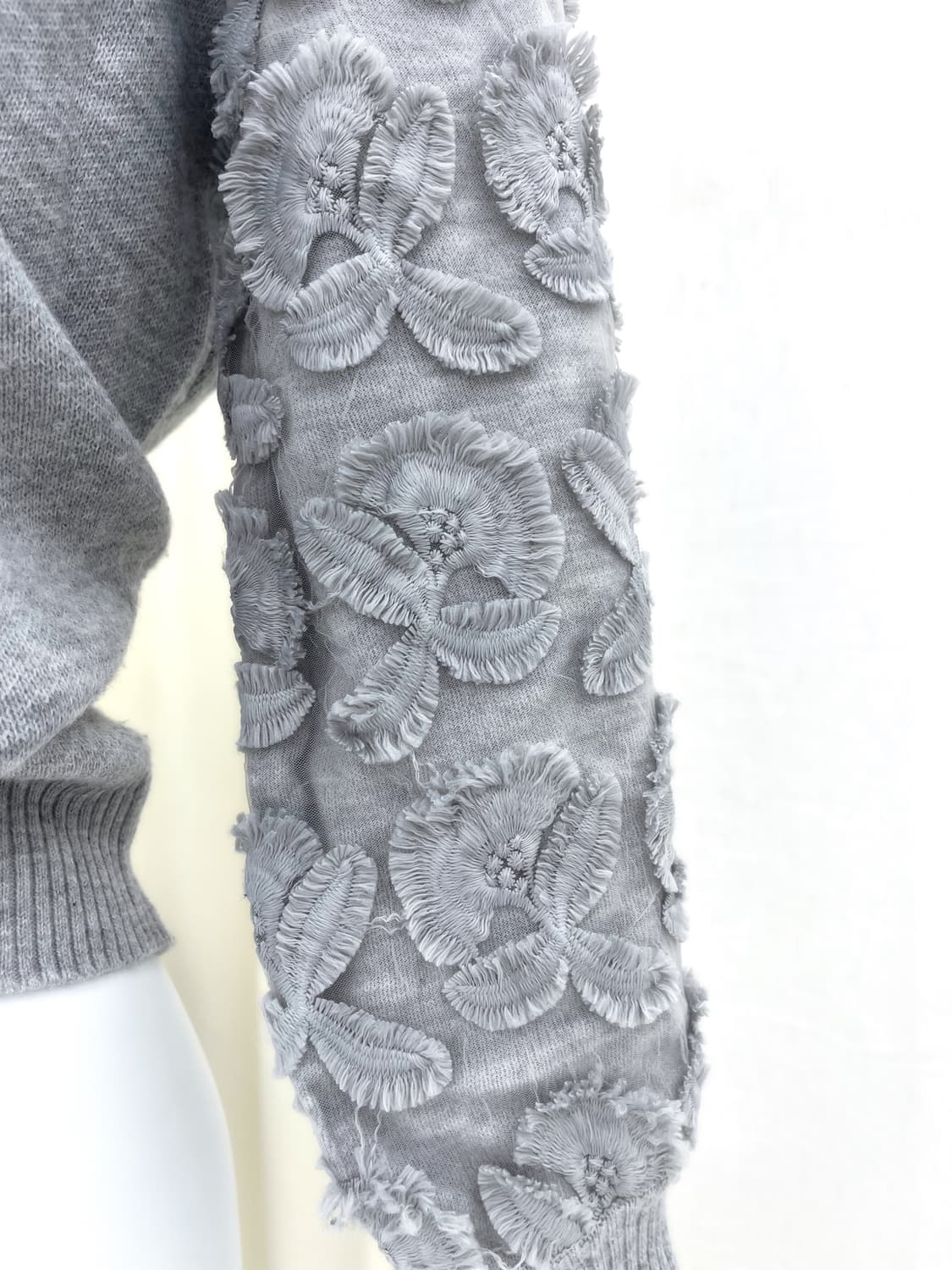 그레이 플라워 니트 상품이미지3