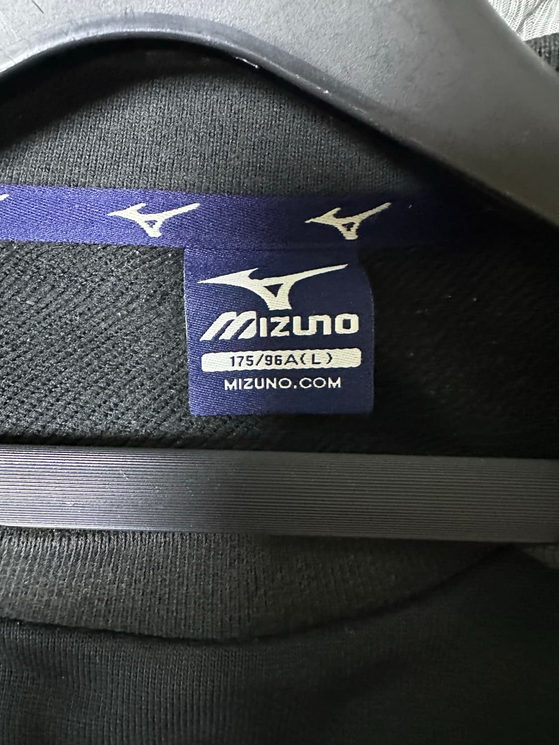 미즈노 블랙 맨투맨 티셔츠 상품이미지3