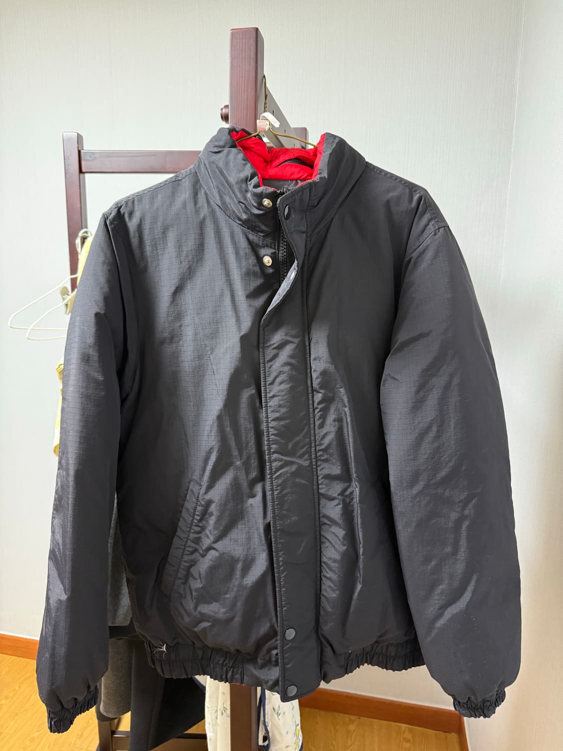 [M] 슈프림 14FW 리버시블 다운 푸퍼 자켓 블랙 레드 상품이미지6