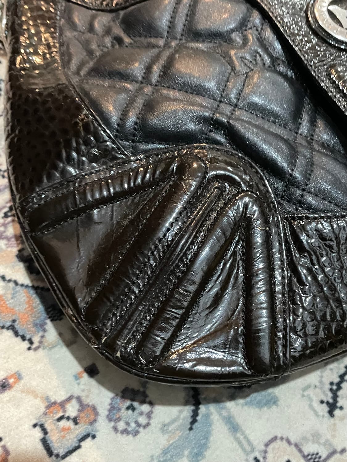 에나멜 레더 백 상품이미지3