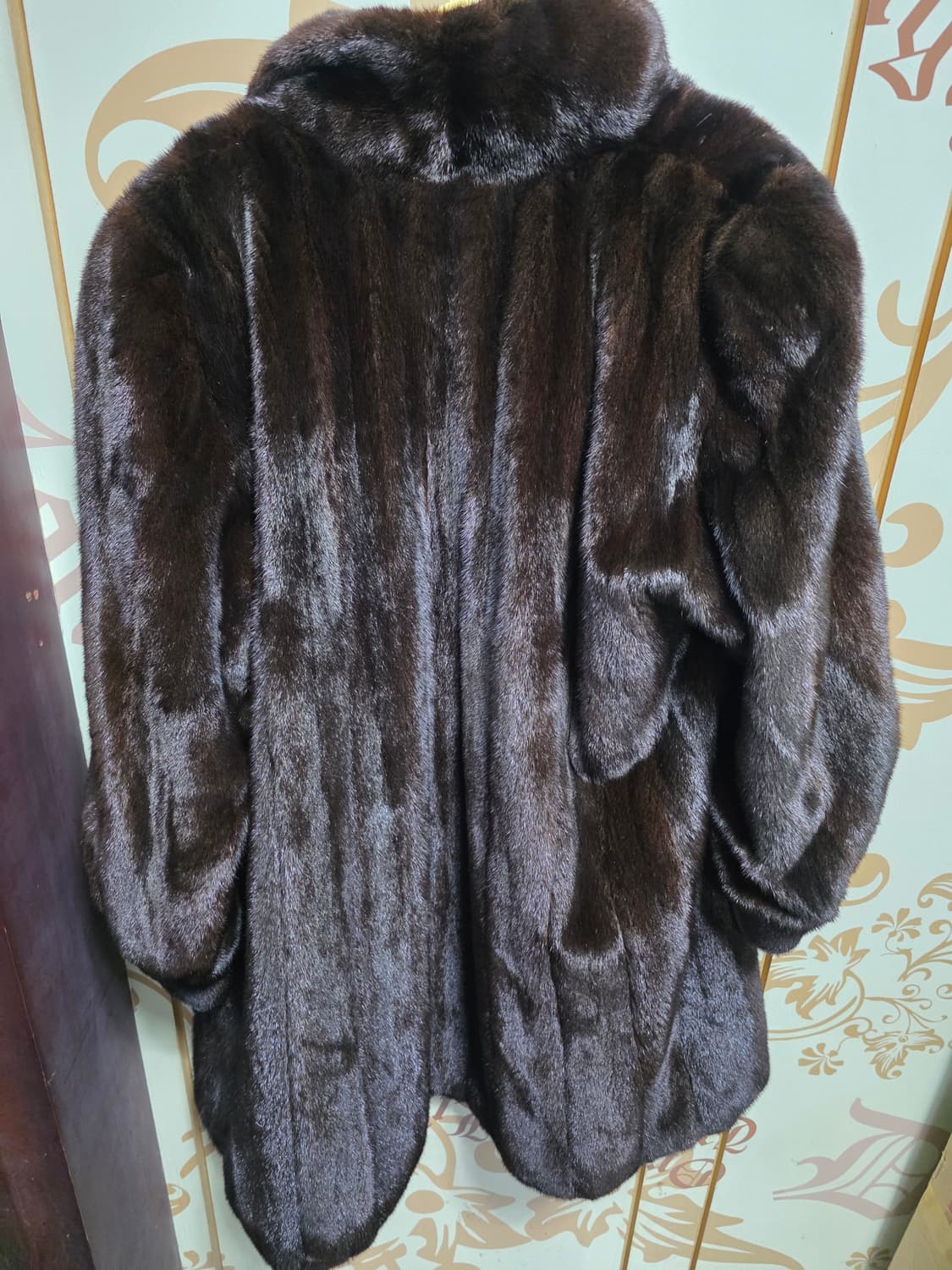 근화모피 블랙그라마 밍크코트 상품이미지2