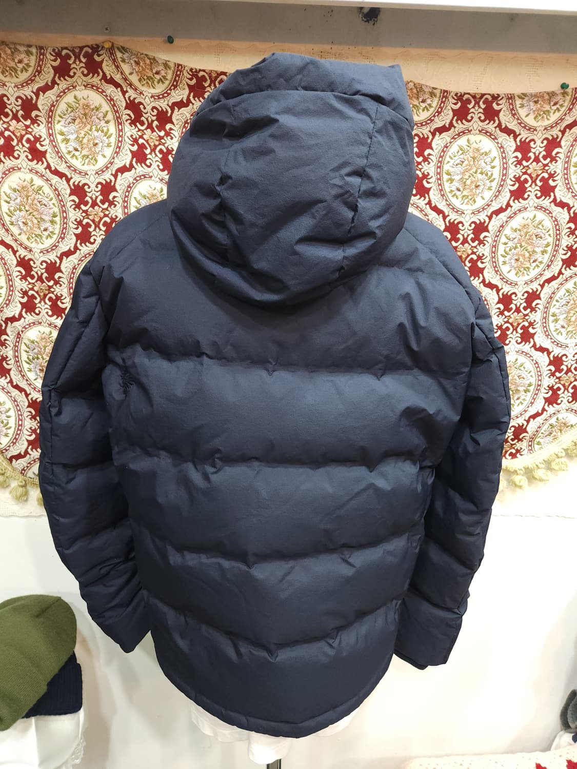 유니클로 심리스 오리털 패딩점퍼

 상품이미지6