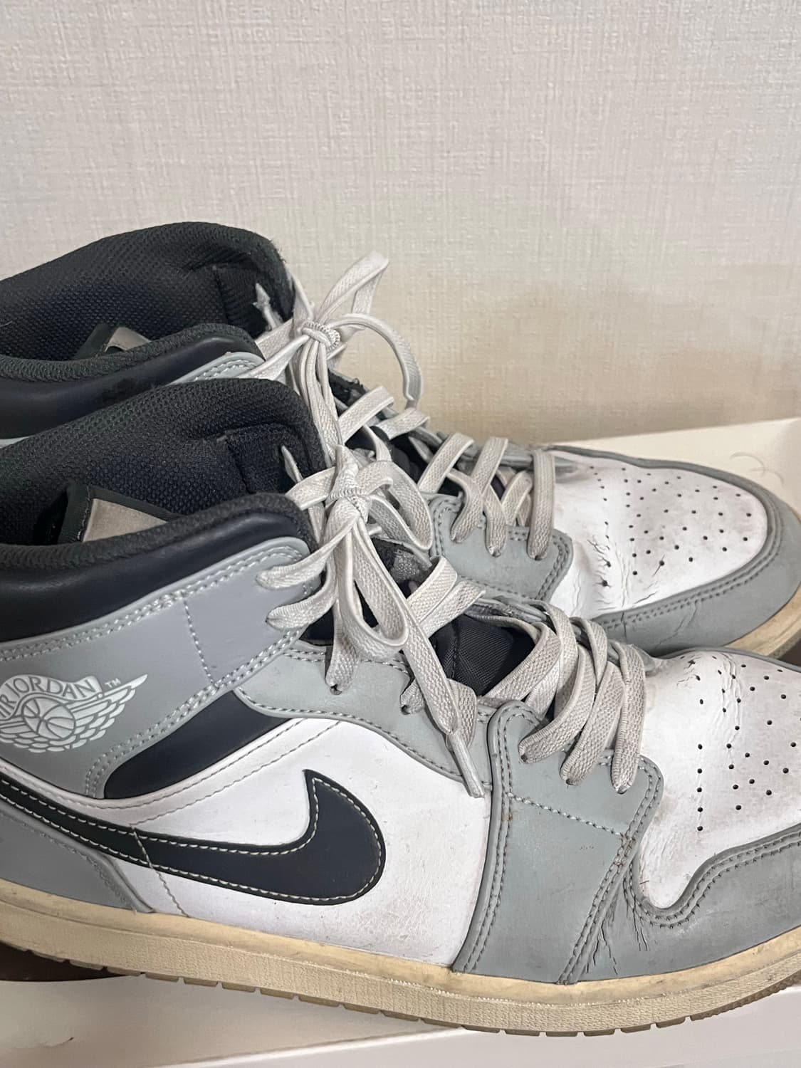 조던 1 미드 스모크 그레이 상품이미지1