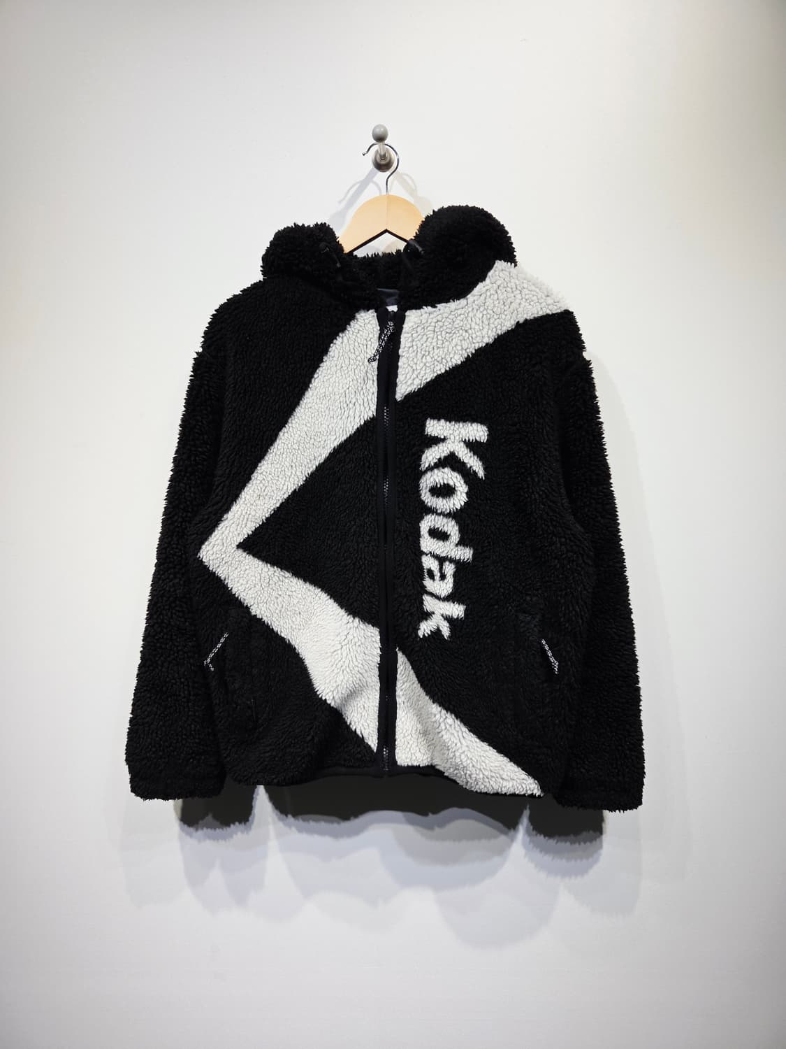 코닥(KODAK) 로고 후드 플리스 자켓 블랙 상품이미지2