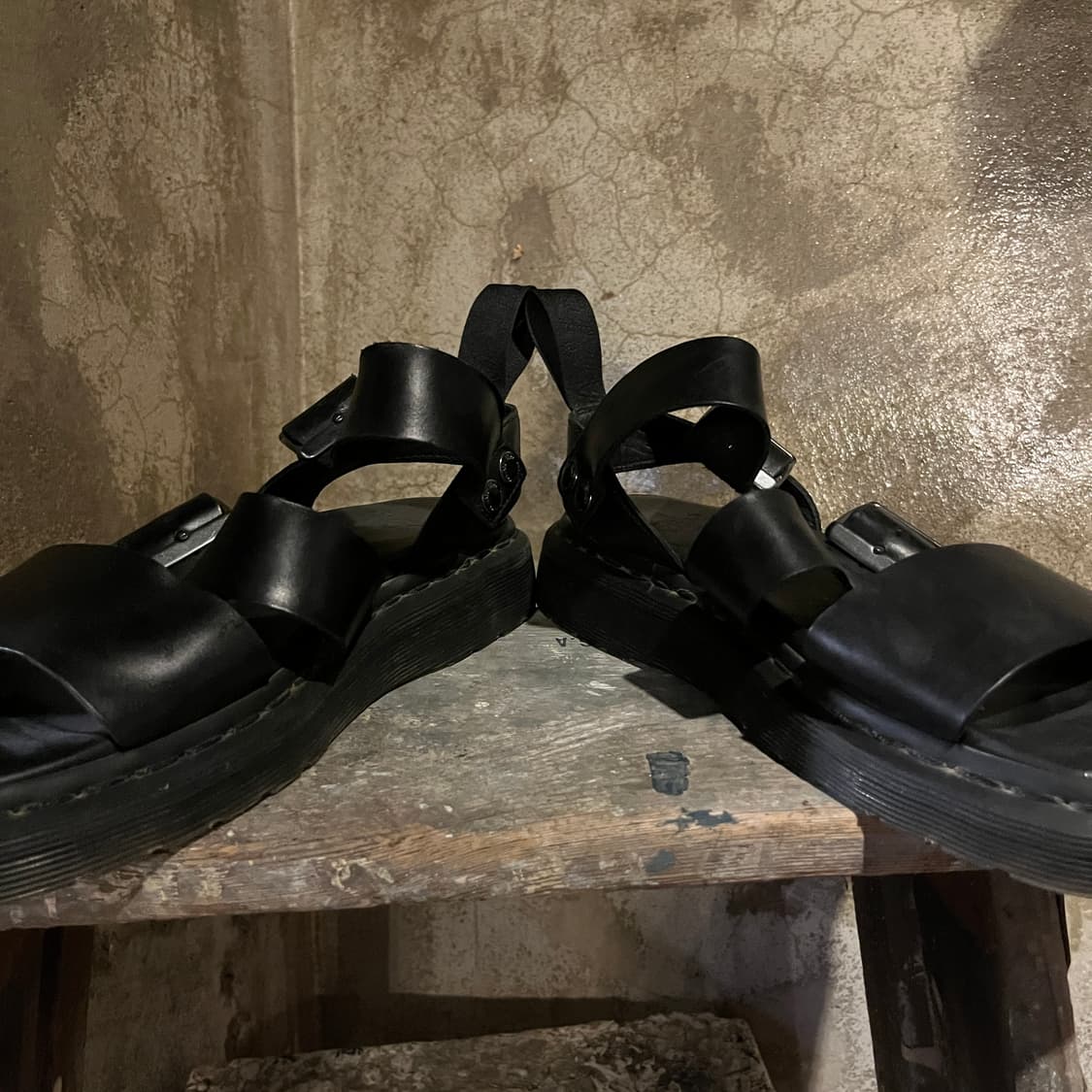 닥터마틴 그리폰 샌들 상품이미지4