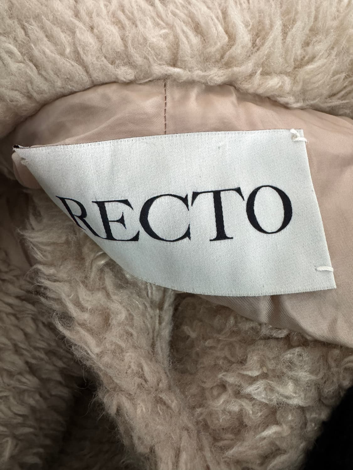 정품!! 여성 렉토 Recto 22시즌 노버튼 롱 페이크 퍼 코트 상품이미지3