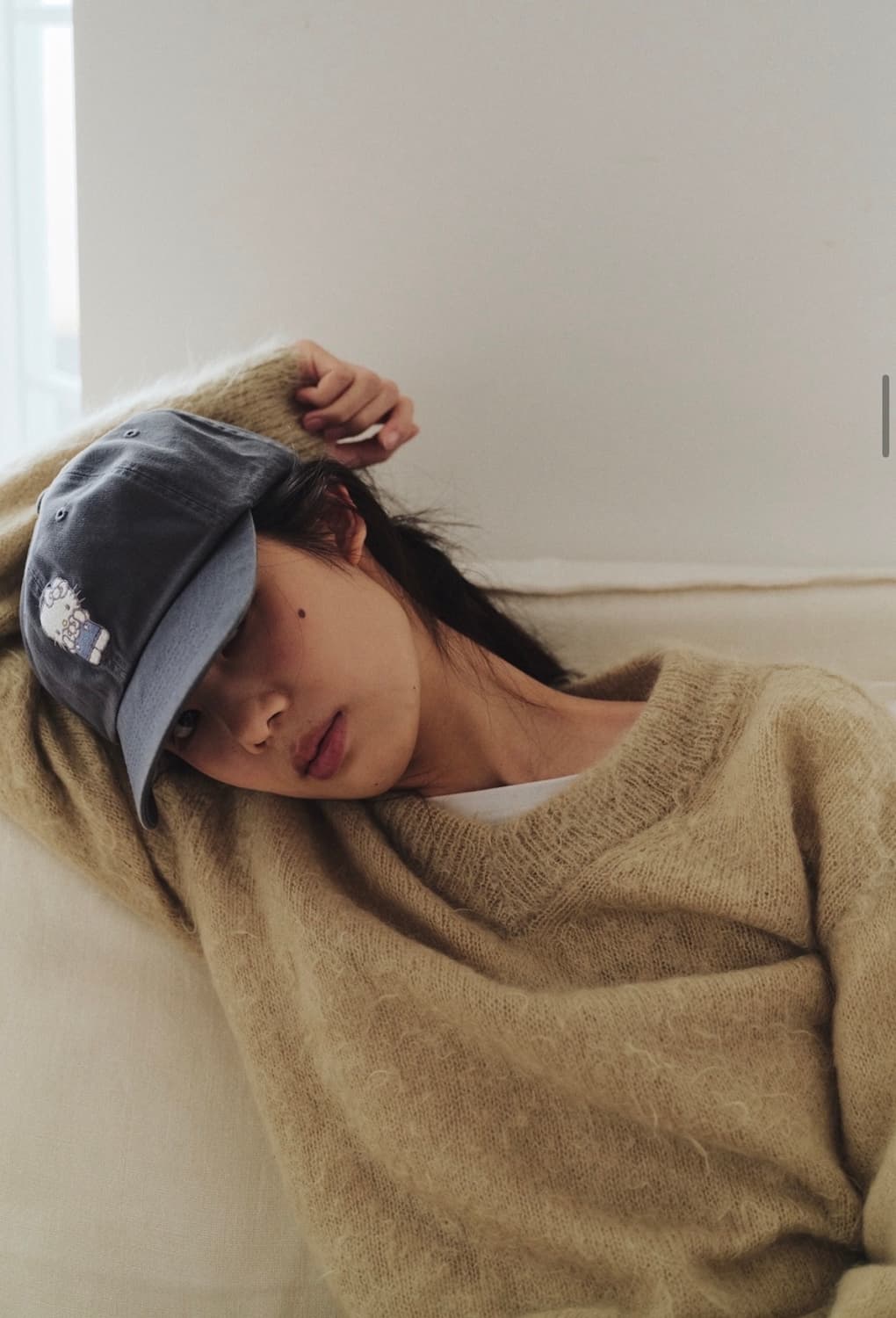 새상품) 파르벵 헬로 키티 워시드 엠브로이디드 볼캡 차콜 상품이미지6