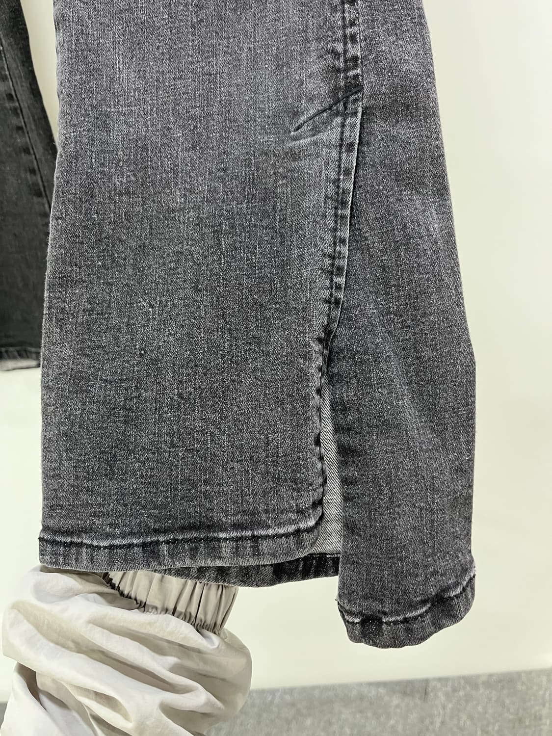 앤더슨벨 여성 흑청 부츠컷 청바지 L  상품이미지3