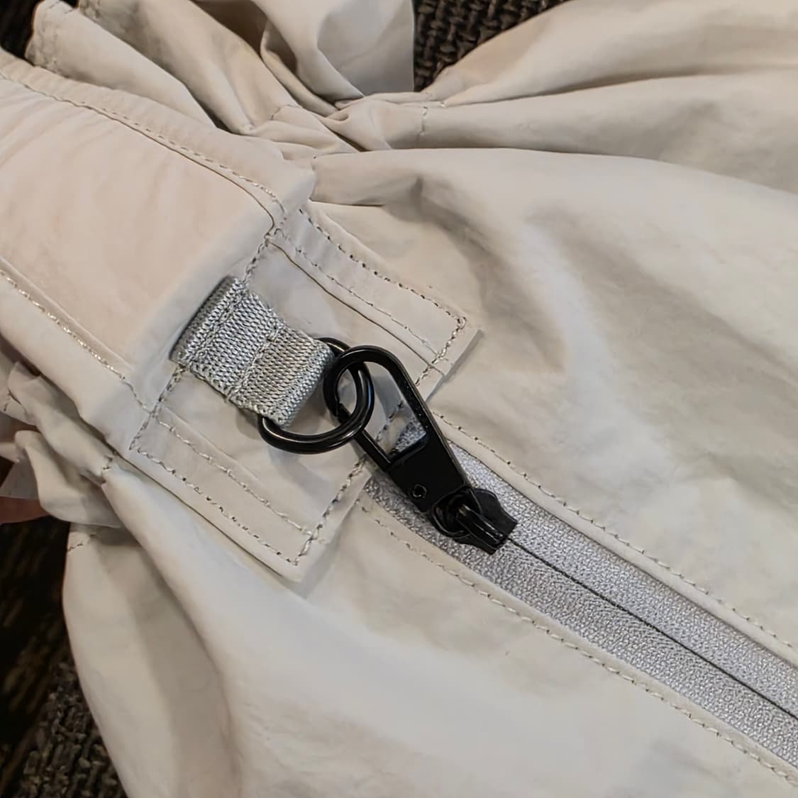 R) CNPR 드로우스트링 숄더백 아이보리 상품이미지7