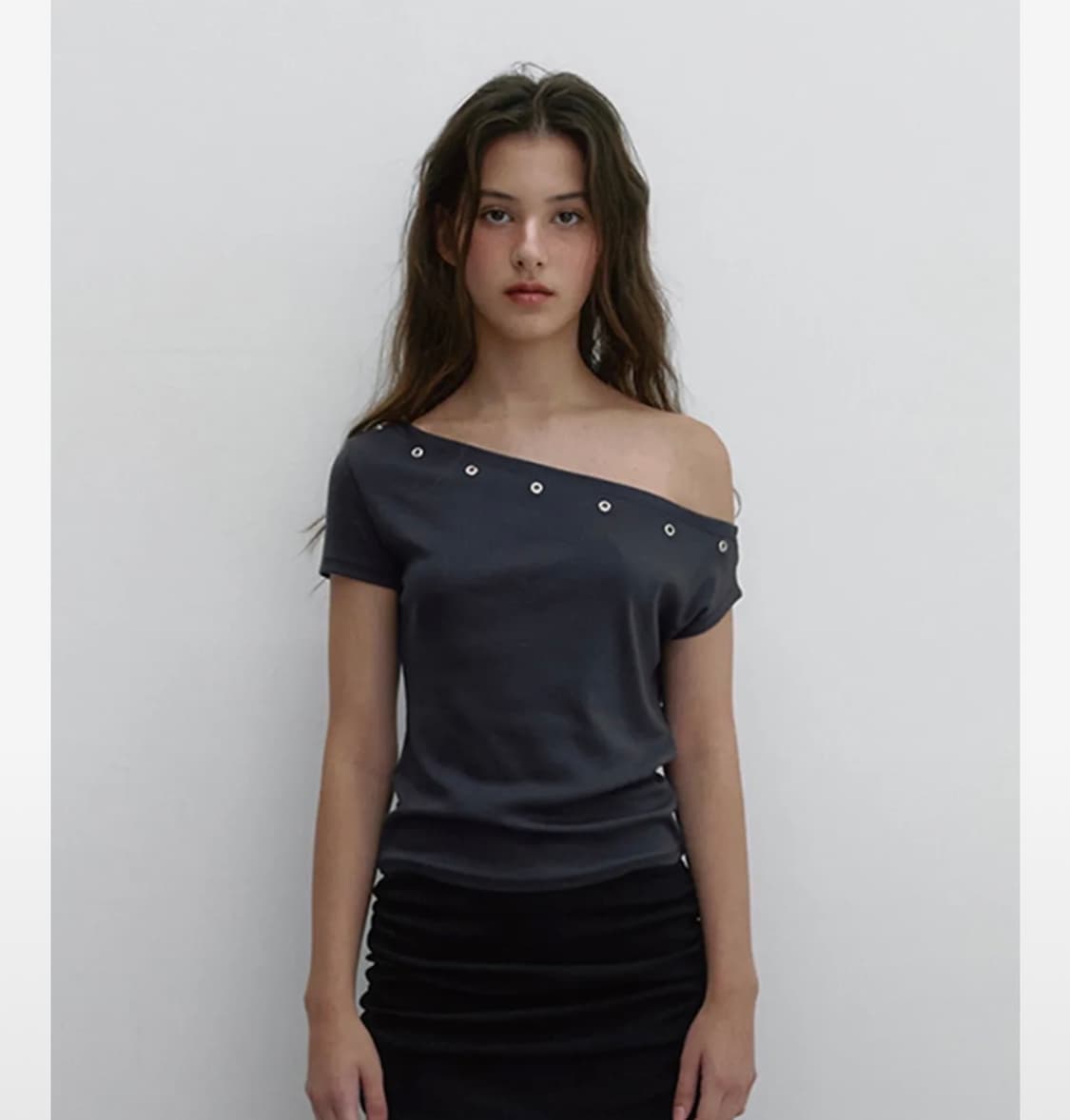 EYELET ONE SHOULDER T (NAVY) 상품이미지1