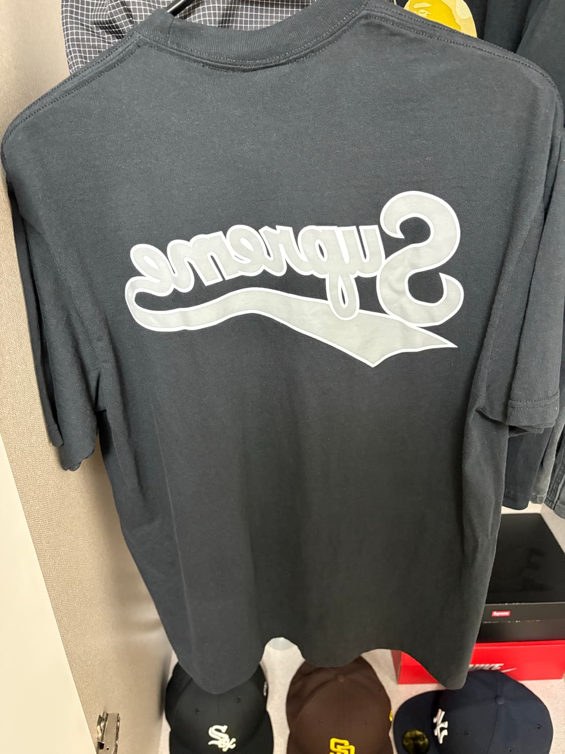 슈프림 백워즈 티셔츠 블랙 L 상품이미지1