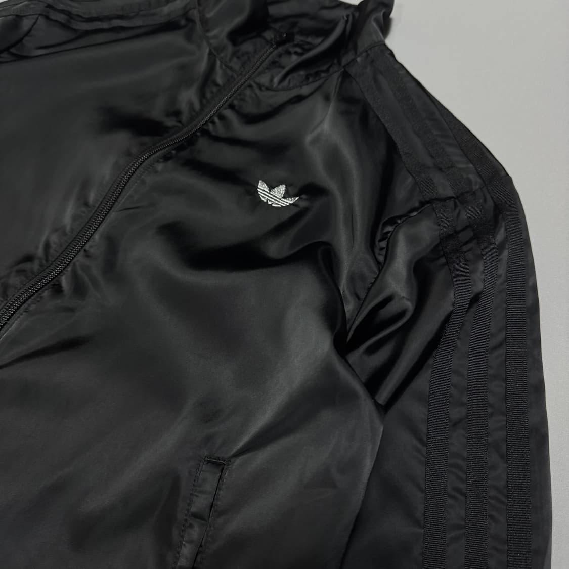 아디다스(adidas) 블랙컬러 파이어버드 자수로고 언발란스 트랙탑 자켓 상품이미지4