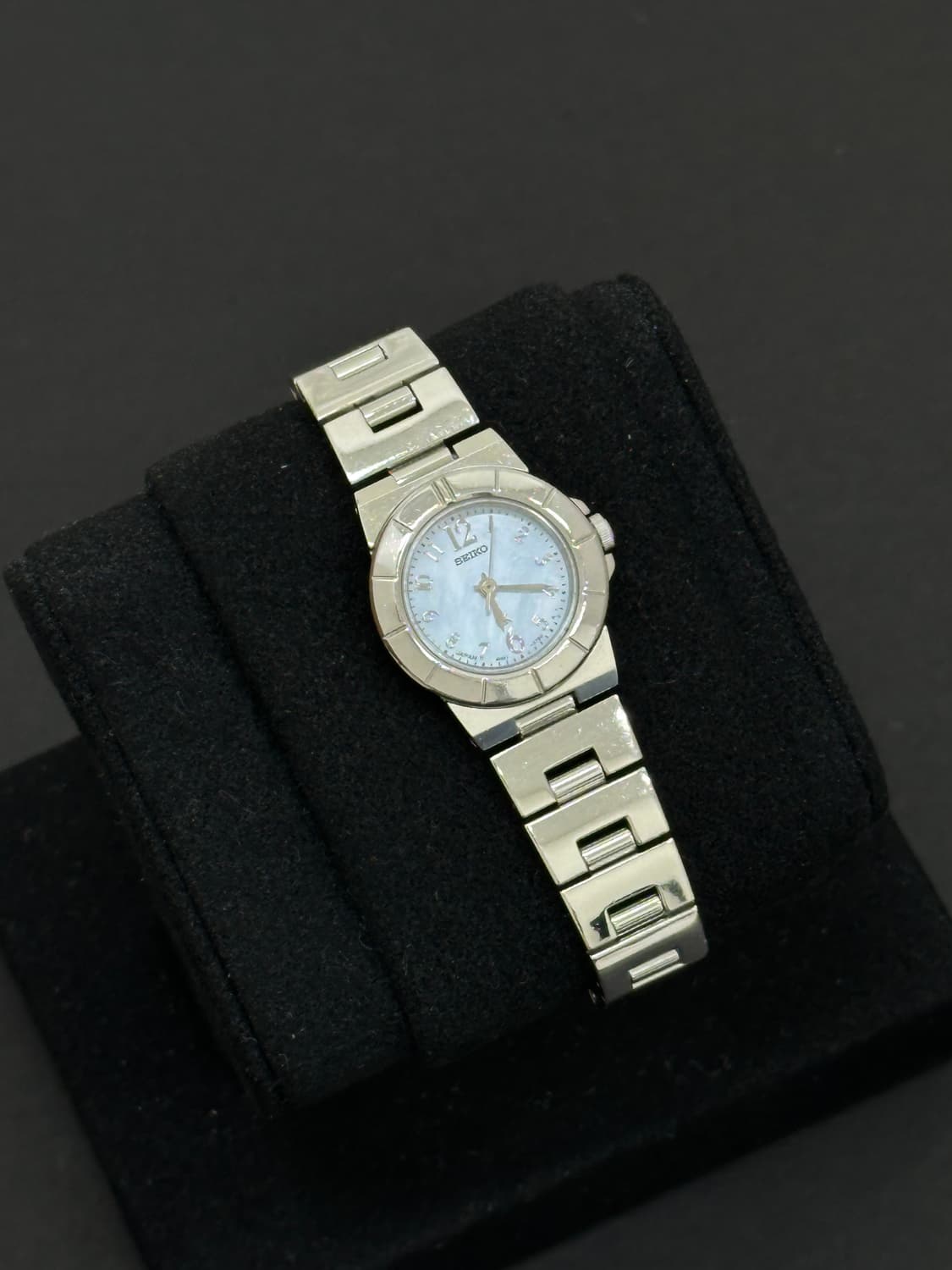 세이코 루키아 자개 다이얼 쿼츠 시계 상품이미지1