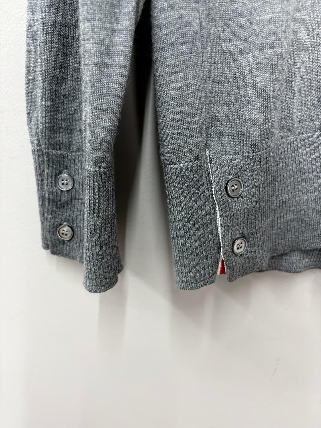 톰브라운 4바 스트라이프 모 그레이니트  A3696 상품이미지3