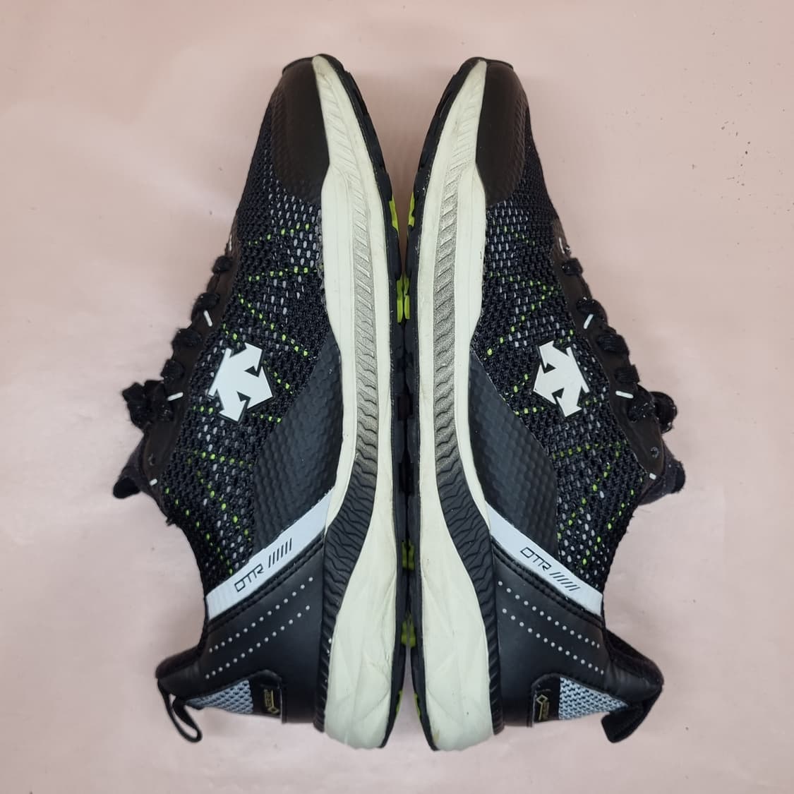 데상트 고어텍스 런닝화 260 상품이미지5