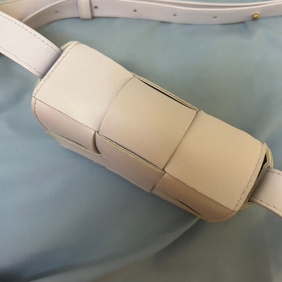 보테가베네타 카세트 미니백 머스워시드 상품이미지5