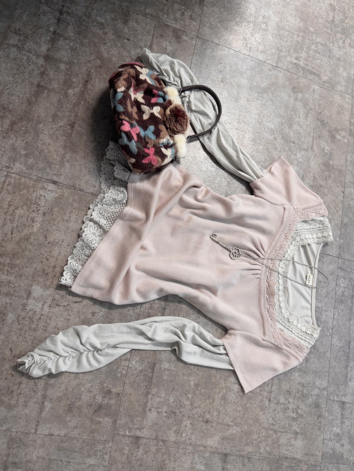 안나수이 버터플라이 패턴 폼폼 미니 숄더 백/파우치  상품이미지6