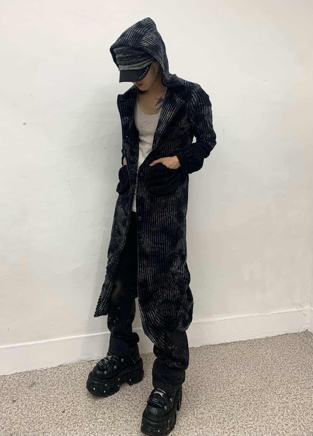 Wizard hood crush velour corduroy coat   상품이미지7