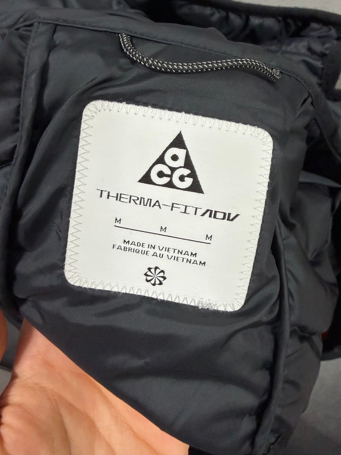 나이키 ACG 패딩 M사이즈 라바 플로우 써마핏 ADV  상품이미지4