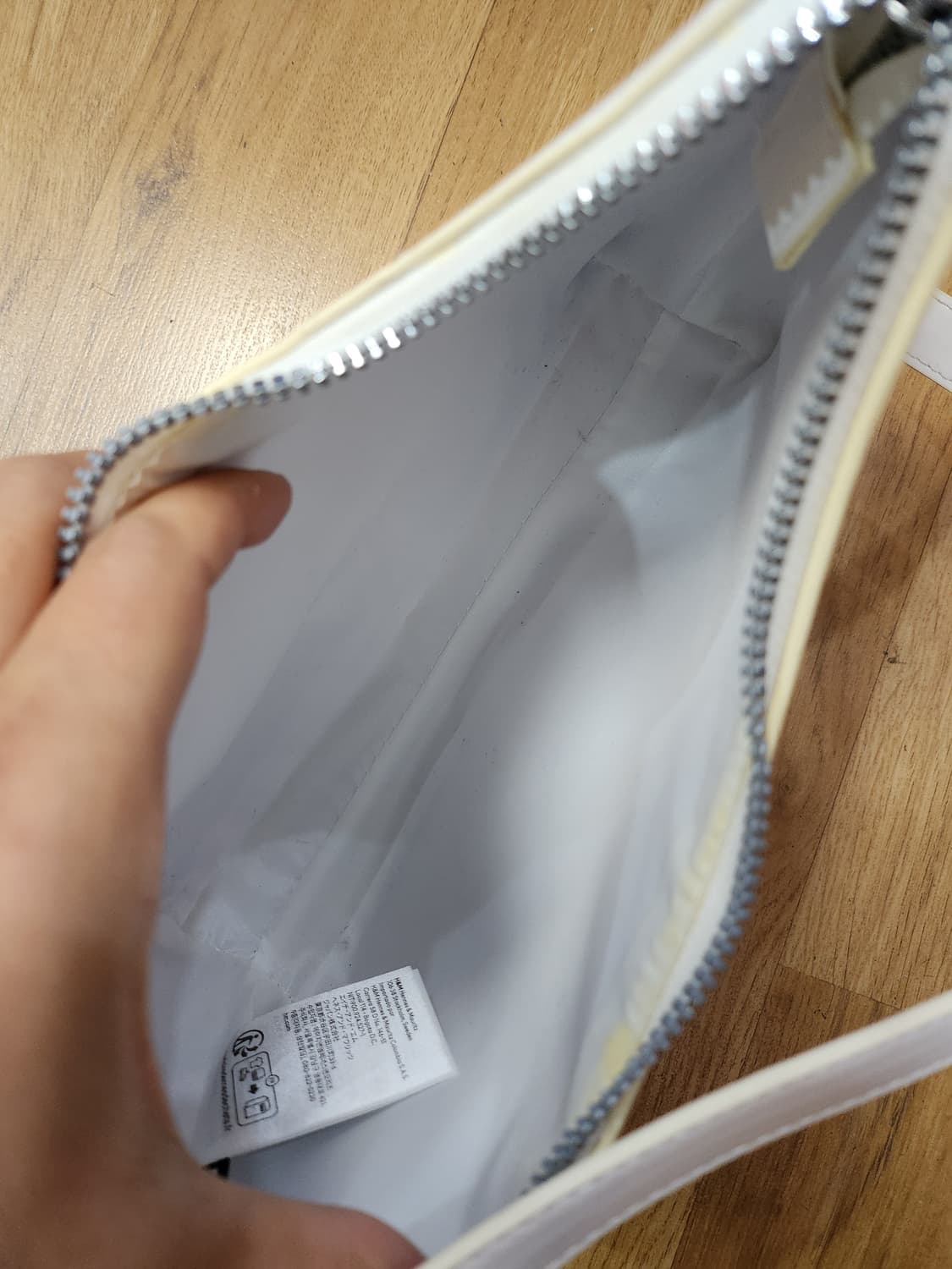 603) H&M DIVIDED 에나멜 화이트 호보백 상품이미지4