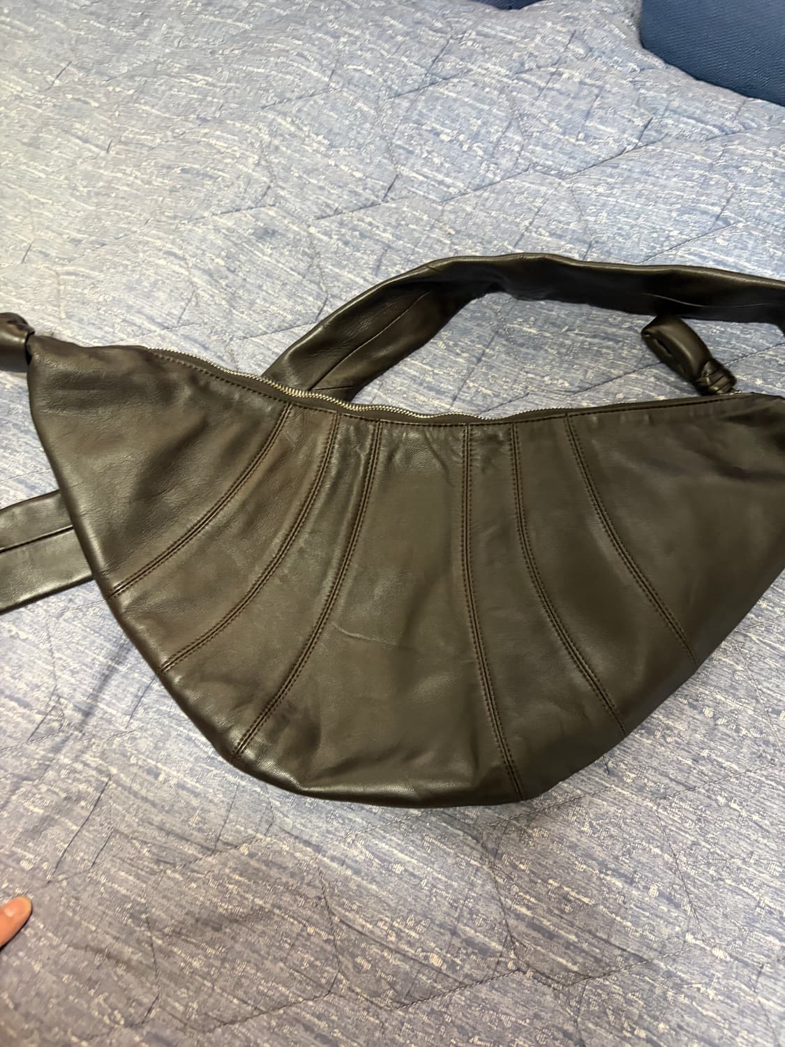 르메르 크루아상백 다크초콜렛 미디움 상품이미지3