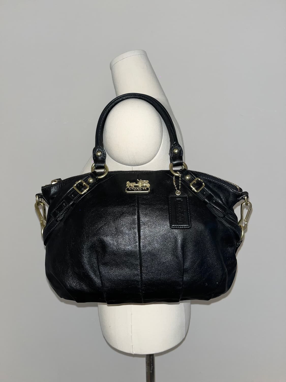 📦Basic Coach All Black shoulder bag 상품이미지1