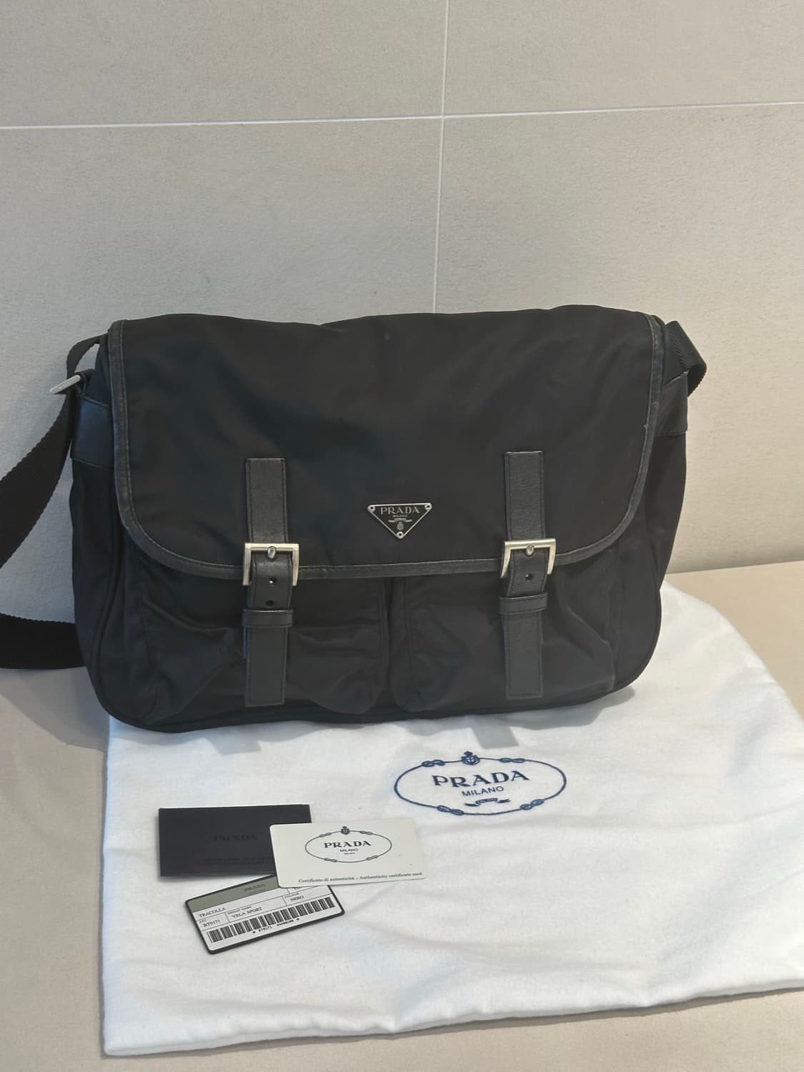프라다 투버클 포코노 나일론 메신저백 크로스백 상품이미지1