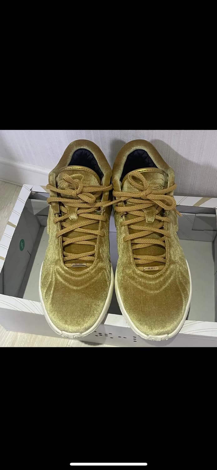 [270] 나이키 벨벳 골드 운동화 농구화 상품이미지2
